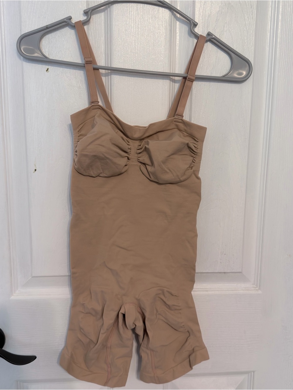 FeelingGirl strapless shapewear in color: nude, size Medium. NEW-Never used.